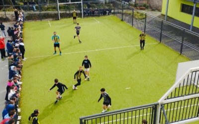 Foot élèves contre adultes à St Jo