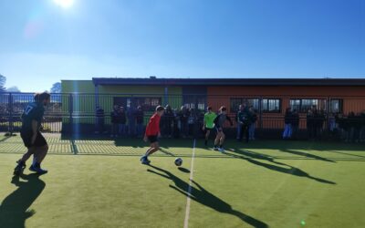 Foot sur le city : élèves contre les profs